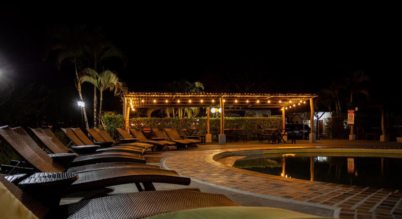 Hotel El Rancho เกโปส ภายนอก รูปภาพ