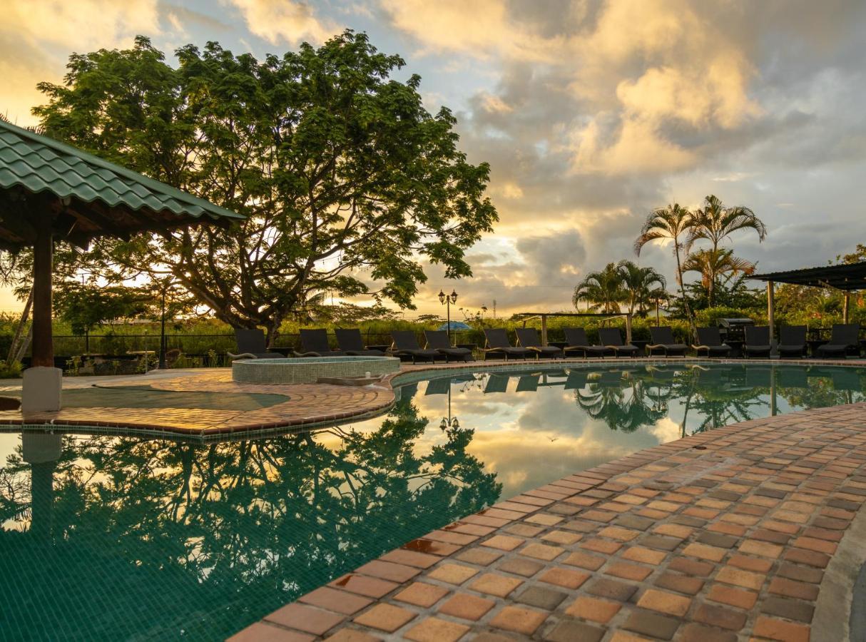 Hotel El Rancho เกโปส ภายนอก รูปภาพ