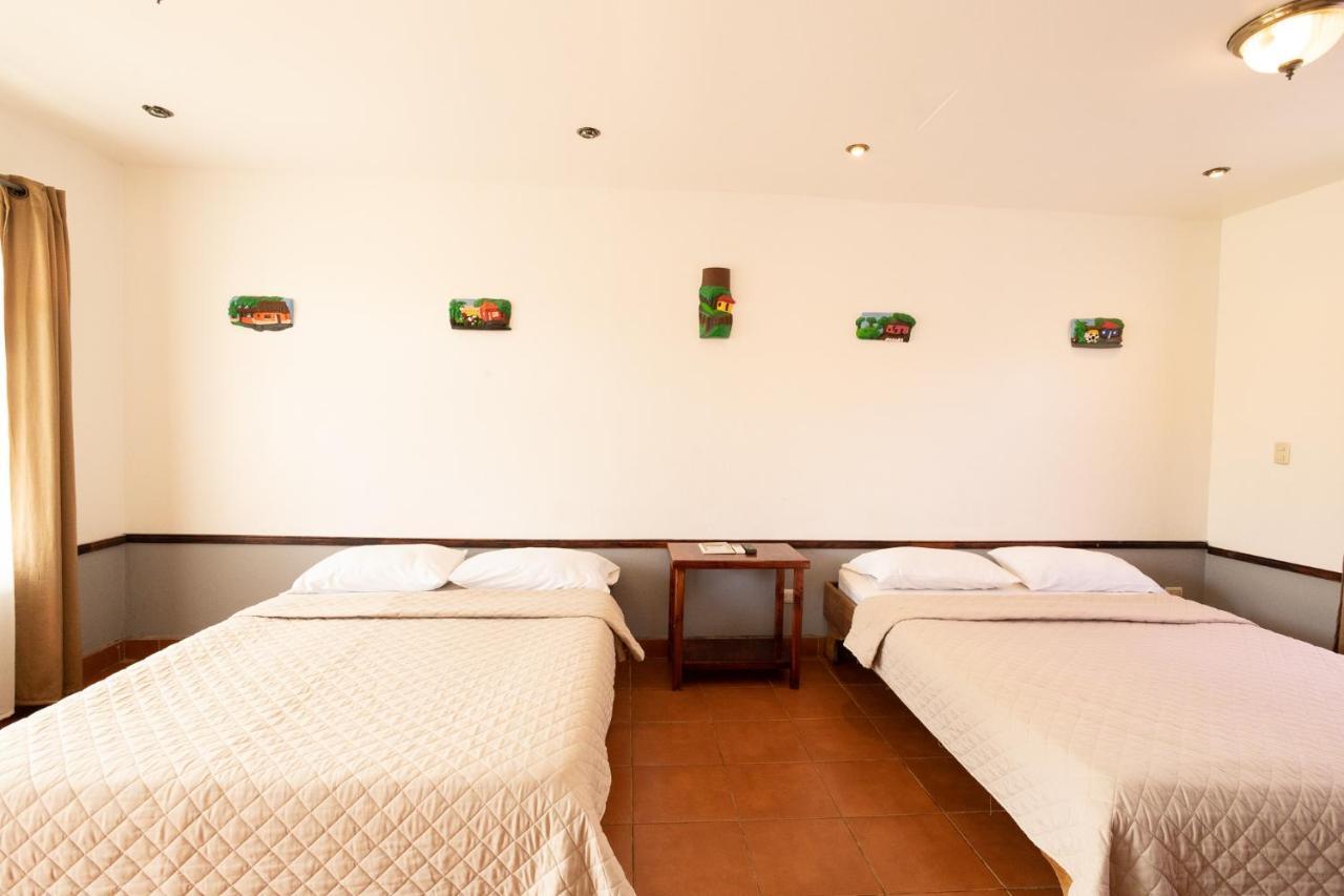 Hotel El Rancho เกโปส ภายนอก รูปภาพ