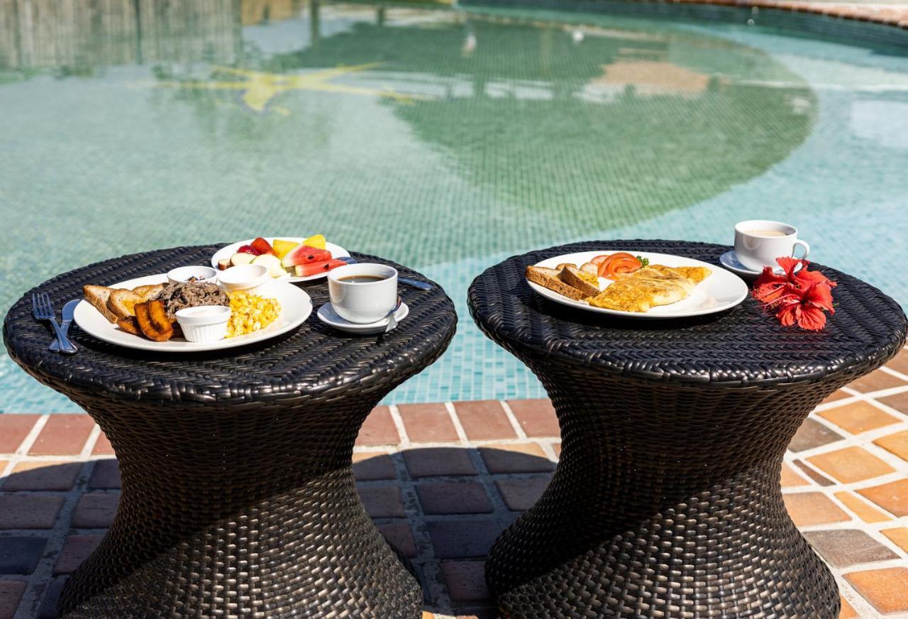 Hotel El Rancho เกโปส ภายนอก รูปภาพ