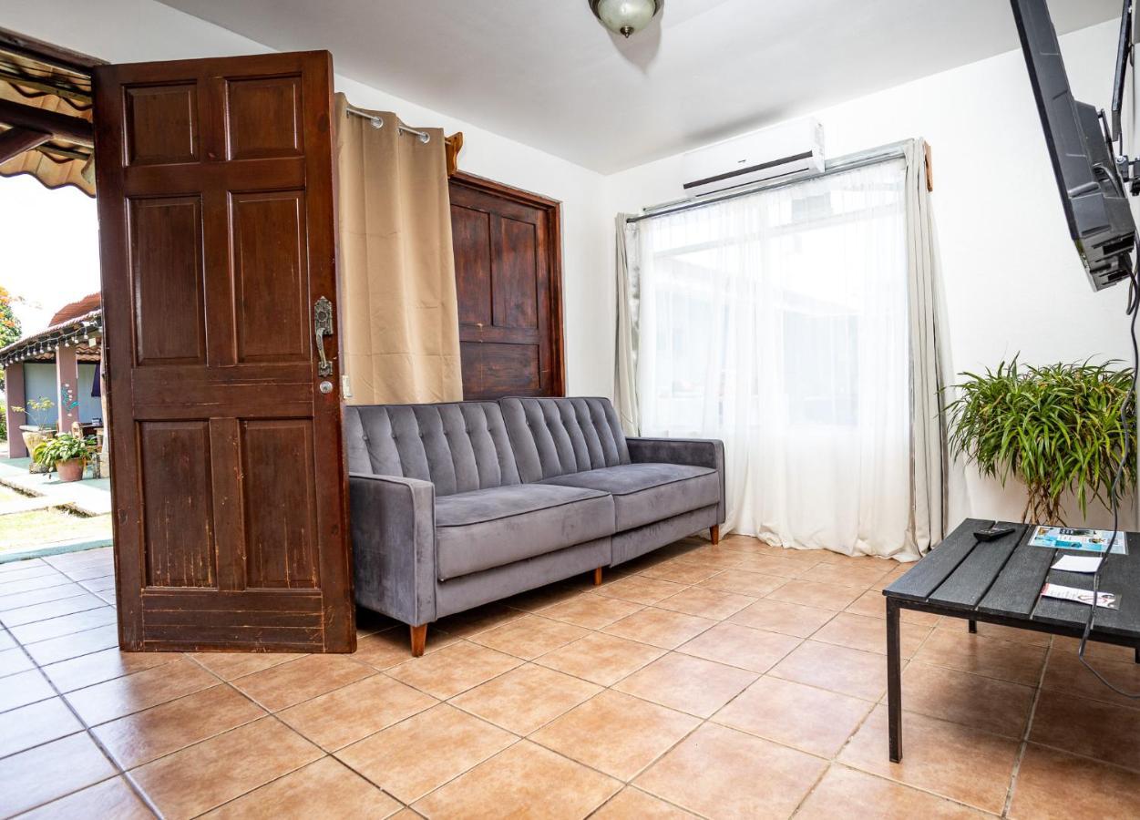 Hotel El Rancho เกโปส ภายนอก รูปภาพ