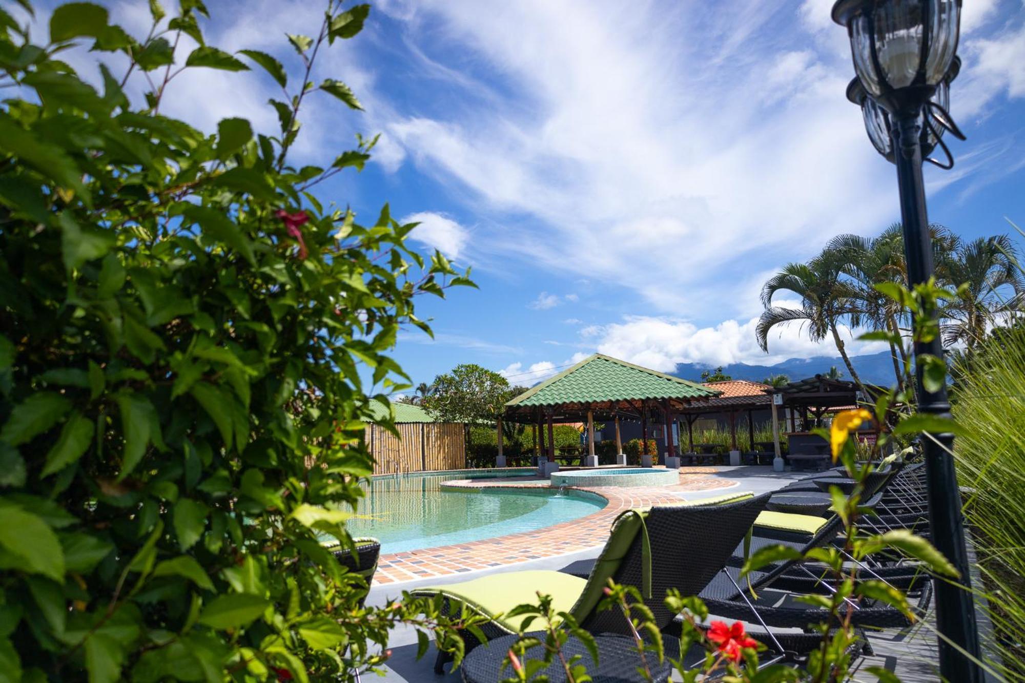 Hotel El Rancho เกโปส ภายนอก รูปภาพ